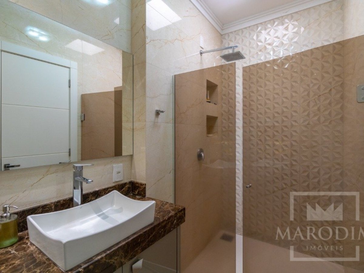 Prédio Comercial com 713m², Nao suíte, no bairro Centro em Marau