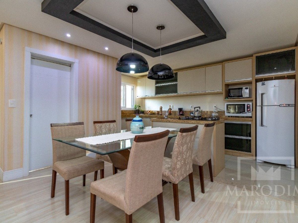 Casa com 229m², 3 dormitórios, Nao suíte, 3 vagas, no bairro Colinas Nova Marau em Marau