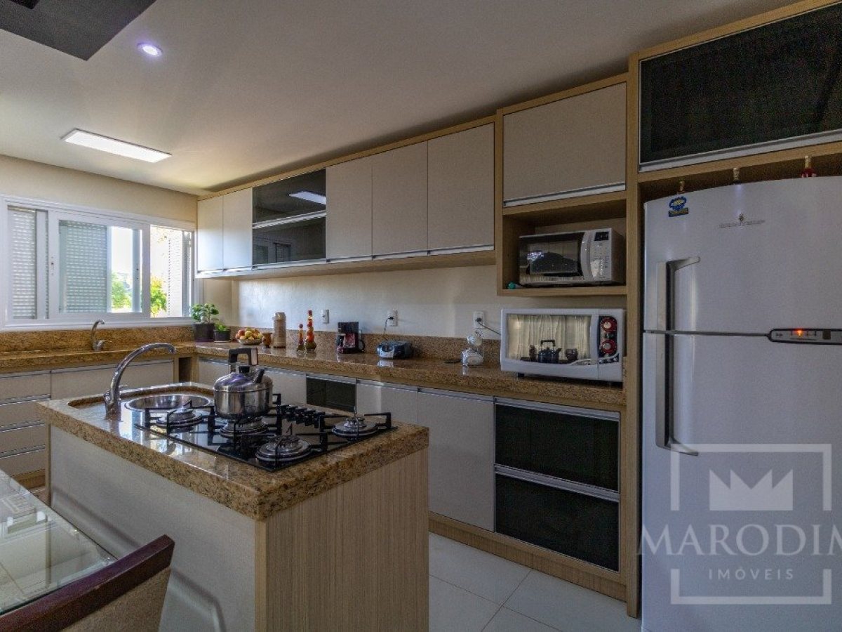 Casa com 229m², 3 dormitórios, Nao suíte, 3 vagas, no bairro Colinas Nova Marau em Marau