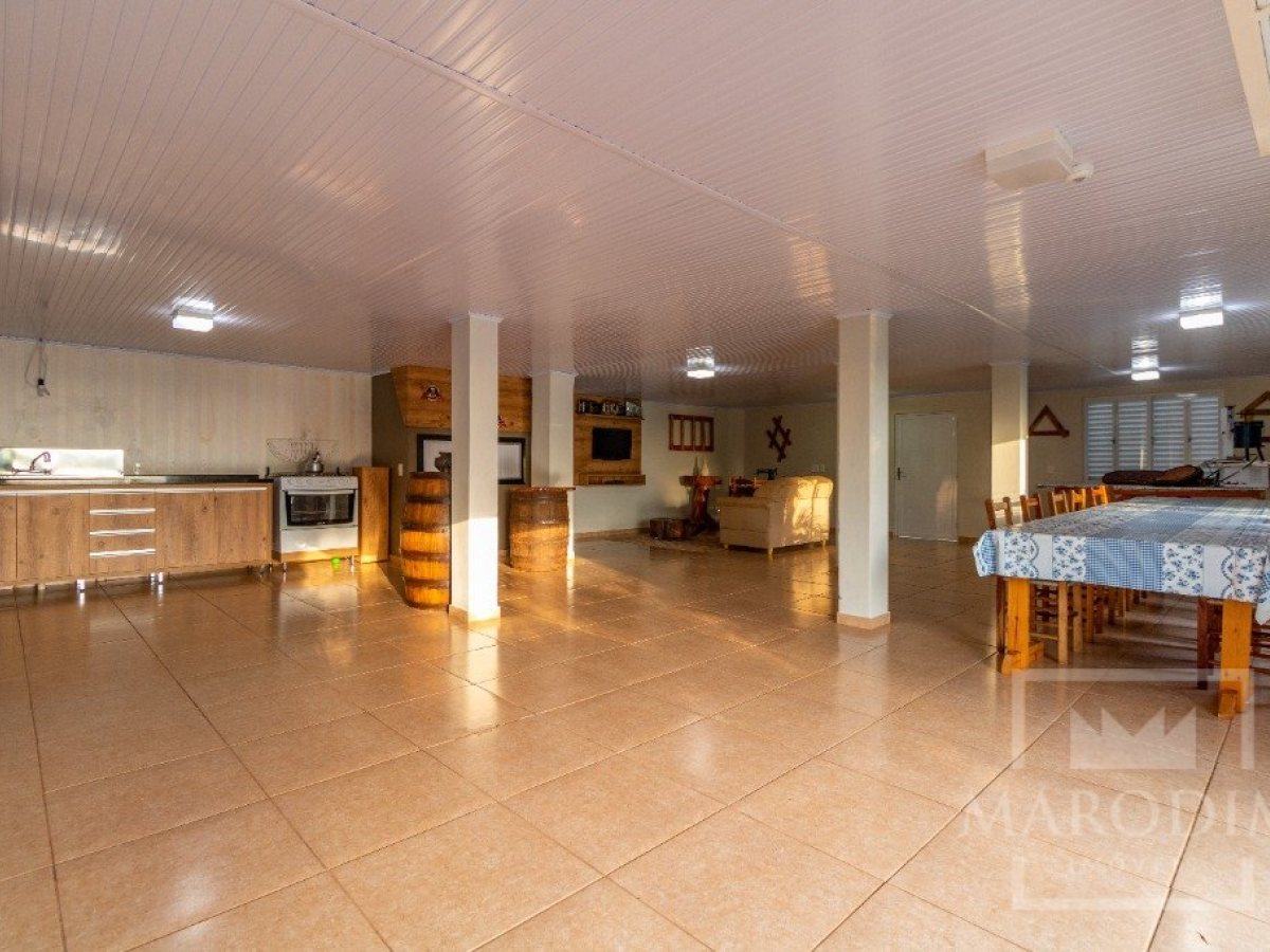 Casa com 229m², 3 dormitórios, Nao suíte, 3 vagas, no bairro Colinas Nova Marau em Marau