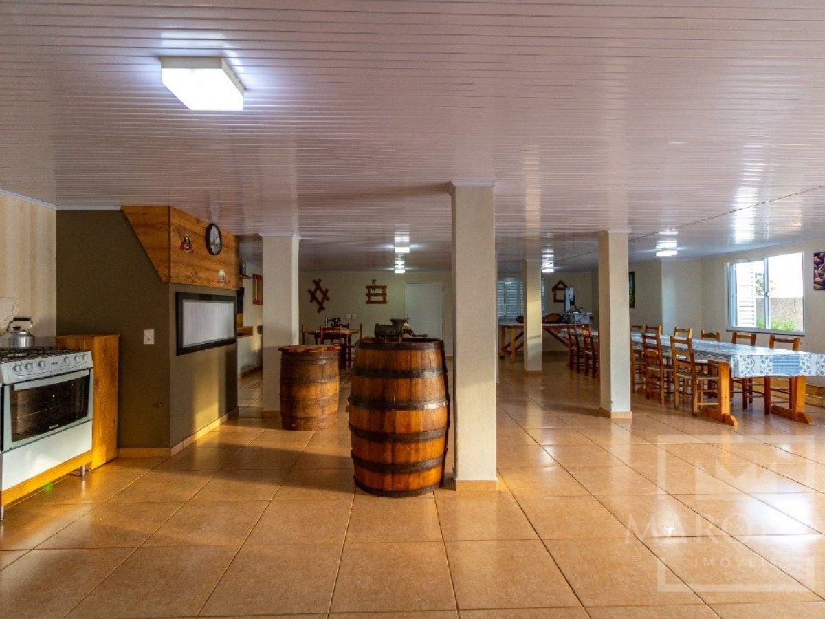 Casa com 229m², 3 dormitórios, Nao suíte, 3 vagas, no bairro Colinas Nova Marau em Marau