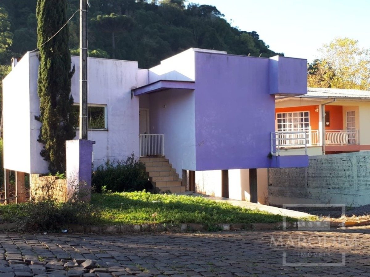 Casa com 70m², 3 dormitórios, Nao suíte, 2 vagas, no bairro Loteamento Zancanaro em Marau