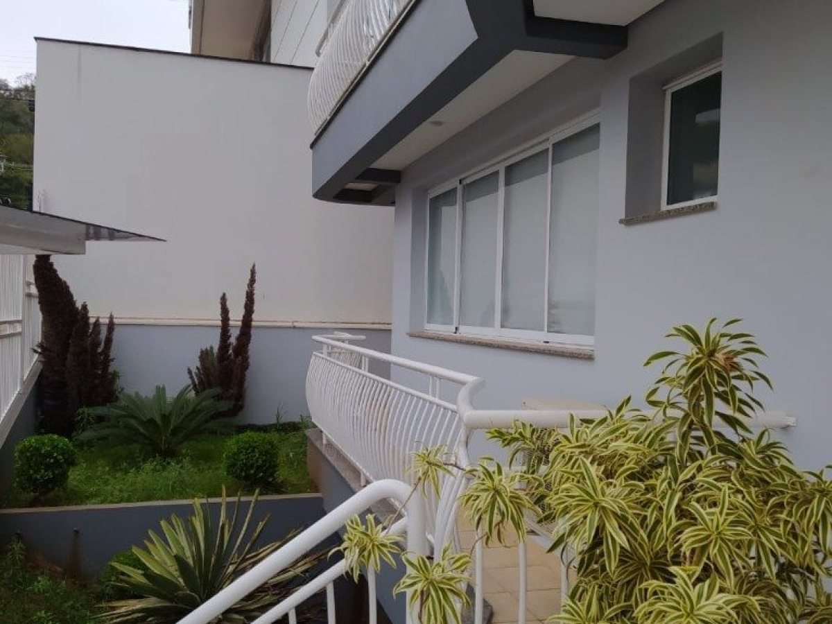 Cobertura com 182m², 4 dormitórios, Nao suíte, 2 vagas, no bairro Planalto em Marau