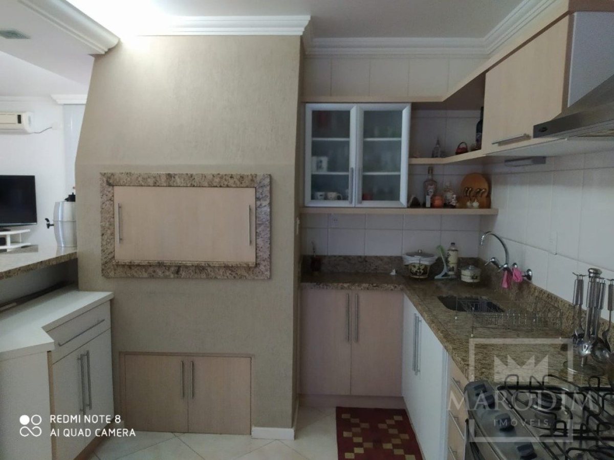 Cobertura com 182m², 4 dormitórios, Nao suíte, 2 vagas, no bairro Planalto em Marau