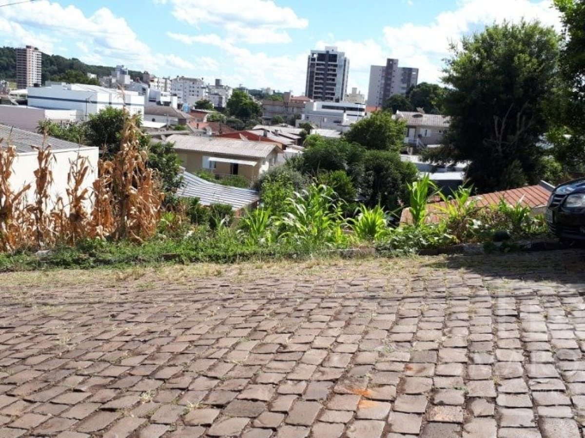 Terreno com 391m², Nao suíte, no bairro Progresso em Marau