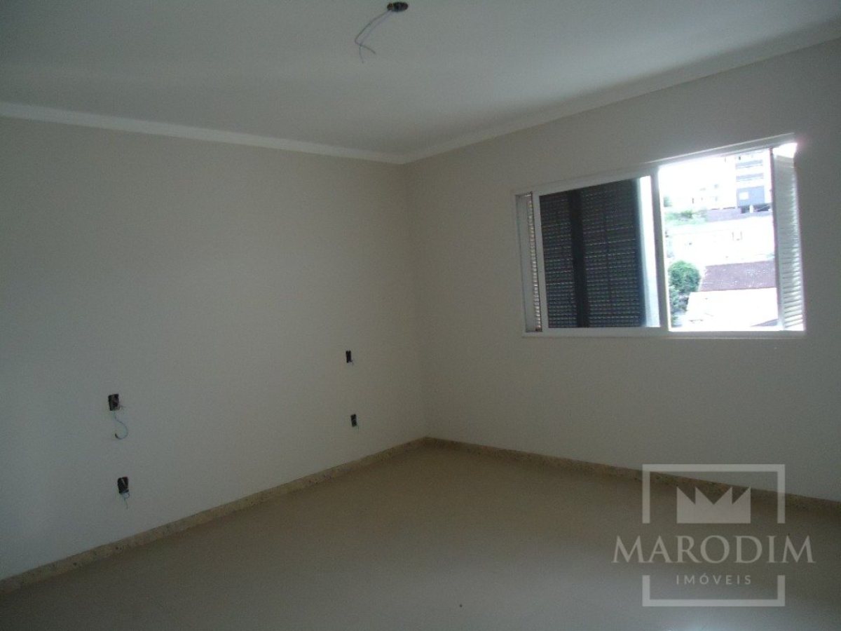 Apartamento com 134m², 3 dormitórios, Nao suíte, 1 vaga, no bairro Borges de Medeiros em Marau