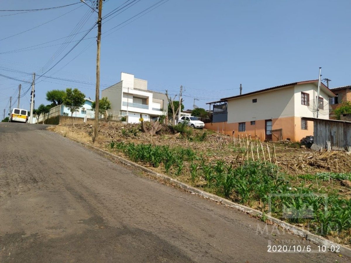 Terreno com 287m², Nao suíte, no bairro Santo Expedito em Marau