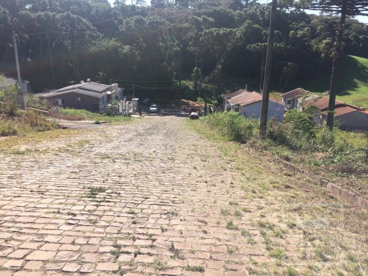Terreno com 379m², Nao suíte, no bairro Loteamento Girardi em Marau