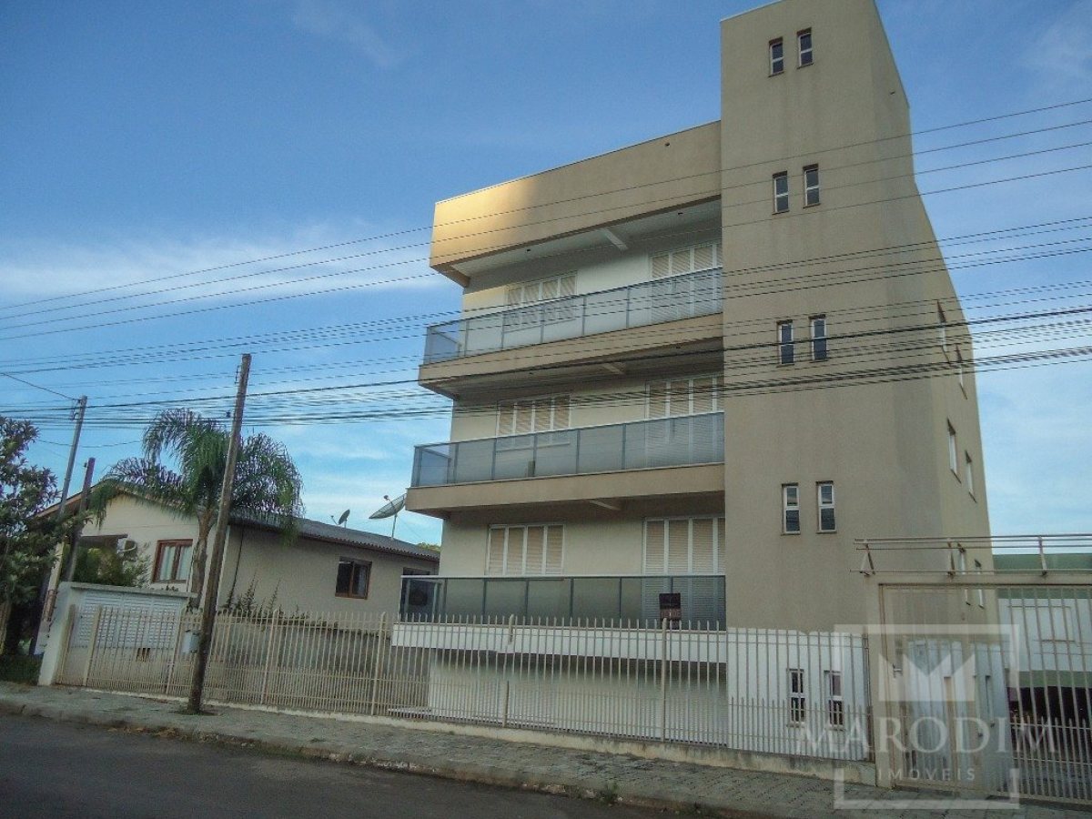 Apartamento com 134m², 3 dormitórios, Nao suíte, 1 vaga, no bairro Borges de Medeiros em Marau