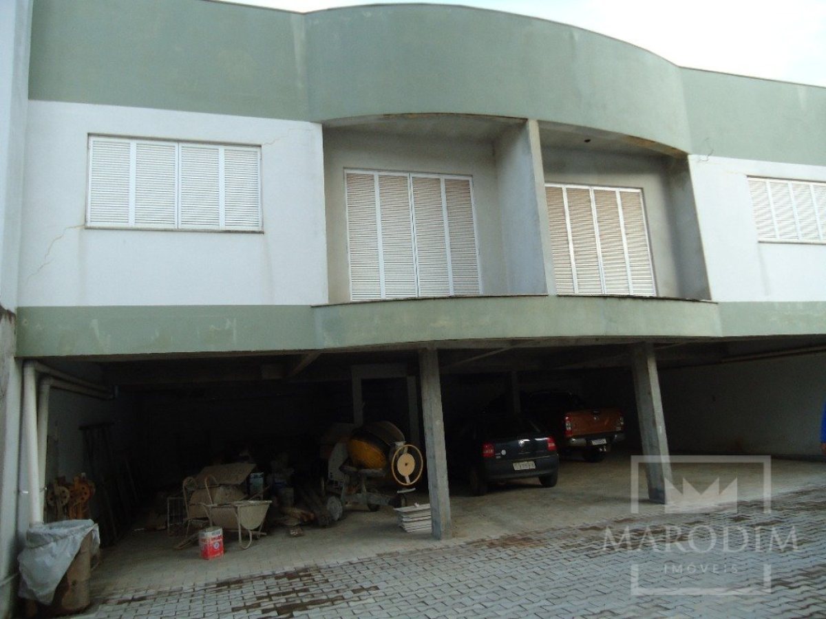 Apartamento com 134m², 1 dormitório, Nao suíte, 1 vaga, no bairro Borges de Medeiros em Marau