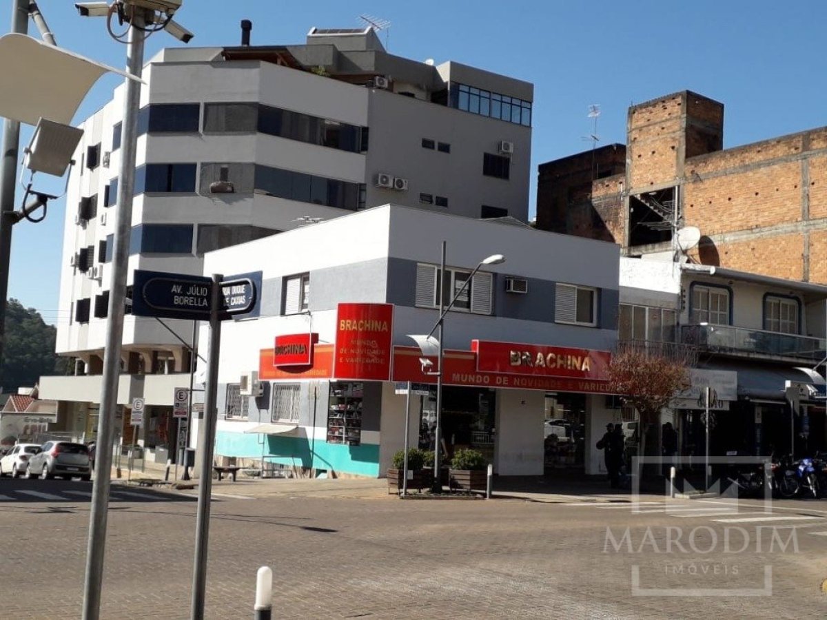 Salas/Conjuntos com 168m², Nao suíte, no bairro Centro em Marau