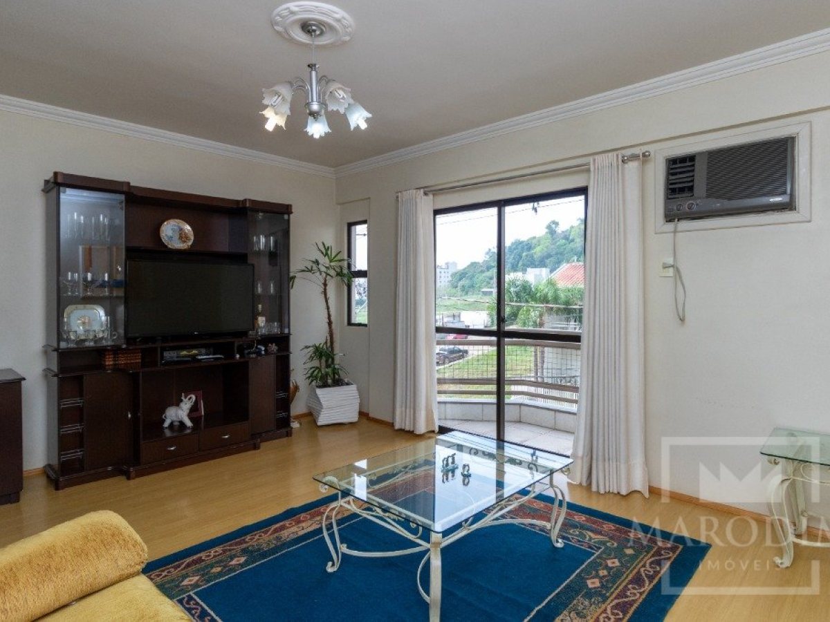 Apartamento com 267m², 3 dormitórios, Nao suíte, 1 vaga, no bairro Centro em Marau