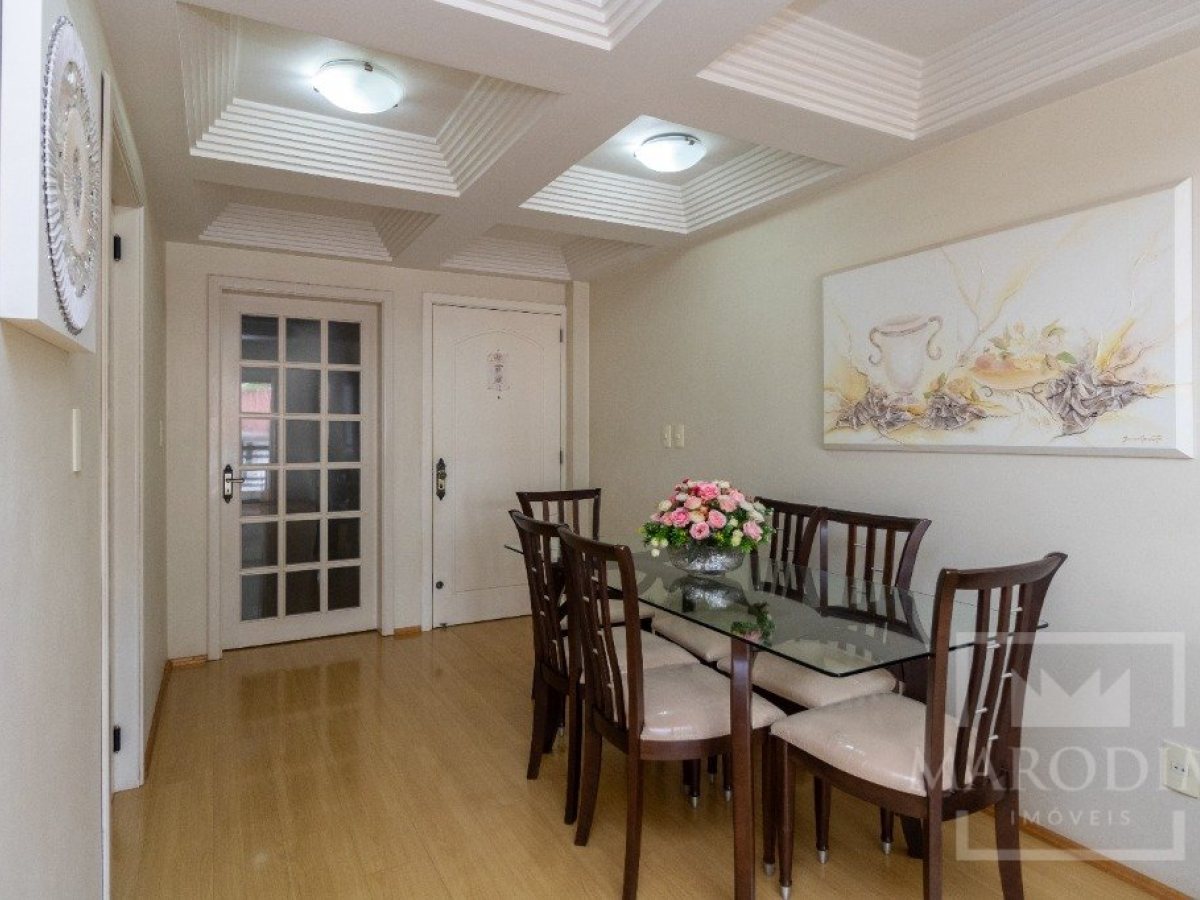 Apartamento com 267m², 3 dormitórios, Nao suíte, 1 vaga, no bairro Centro em Marau