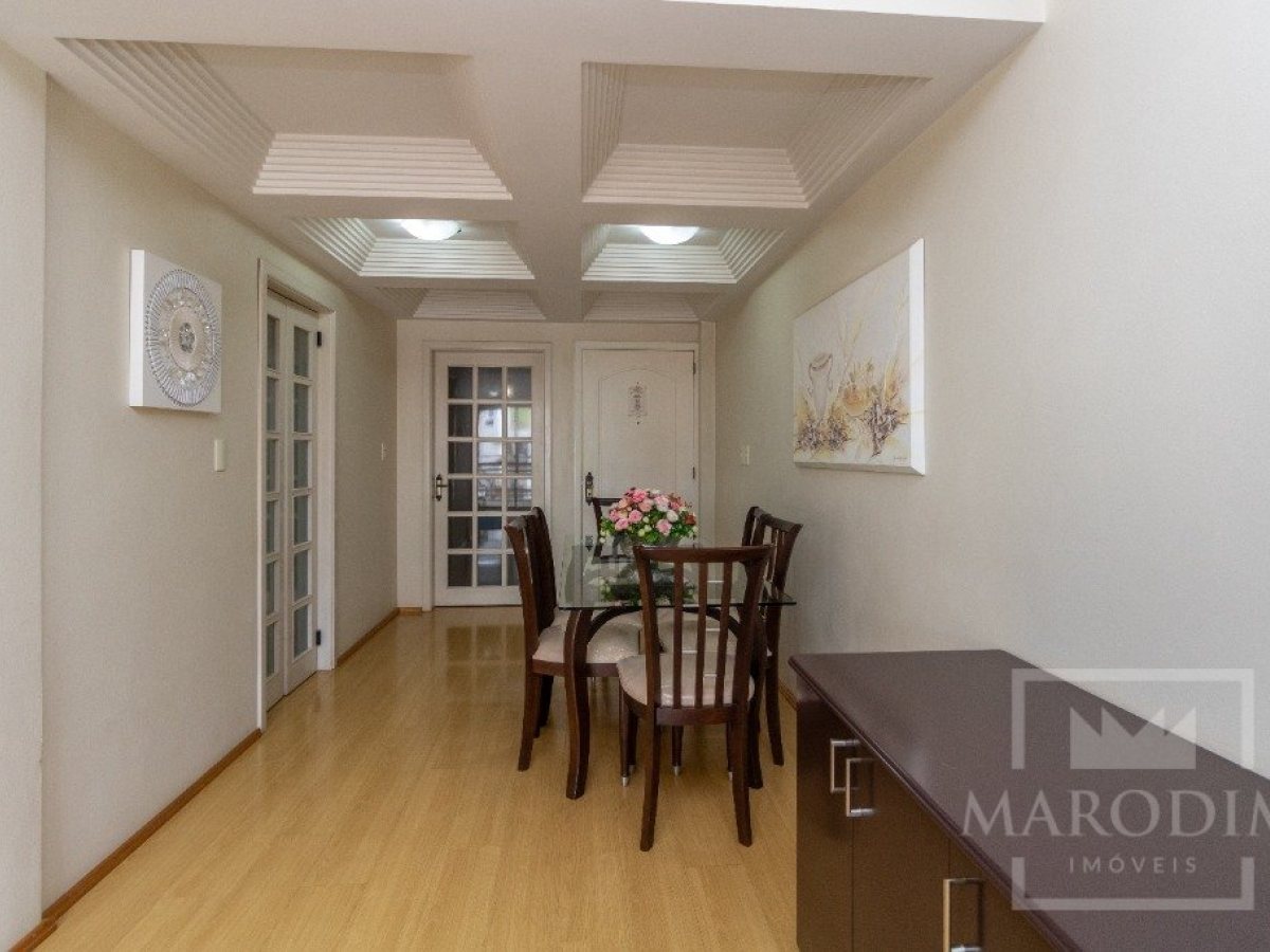 Apartamento com 267m², 3 dormitórios, Nao suíte, 1 vaga, no bairro Centro em Marau