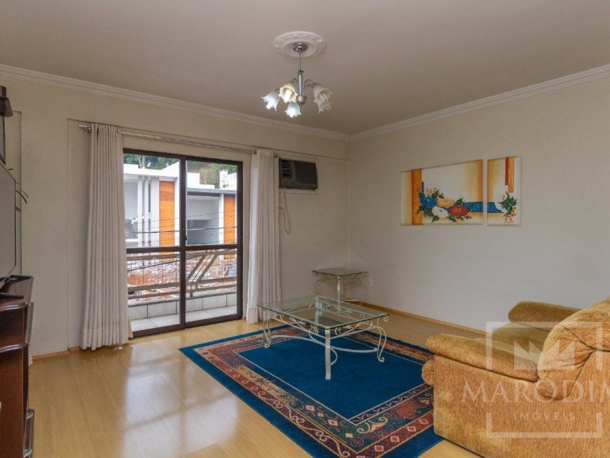 Apartamento com 267m², 3 dormitórios, Nao suíte, 1 vaga, no bairro Centro em Marau