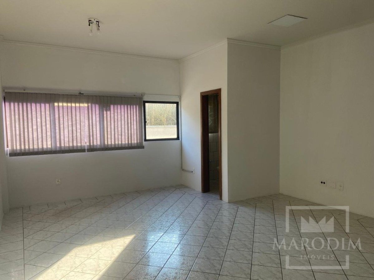 Salas/Conjuntos com 52m², Nao suíte, no bairro Centro em Marau