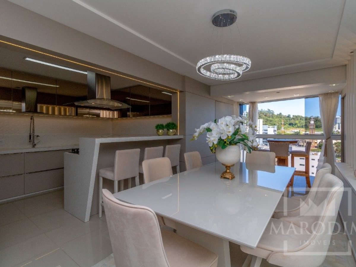 Apartamento com 133m², 3 dormitórios, Sim suíte, 2 vagas, no bairro Centro em Marau