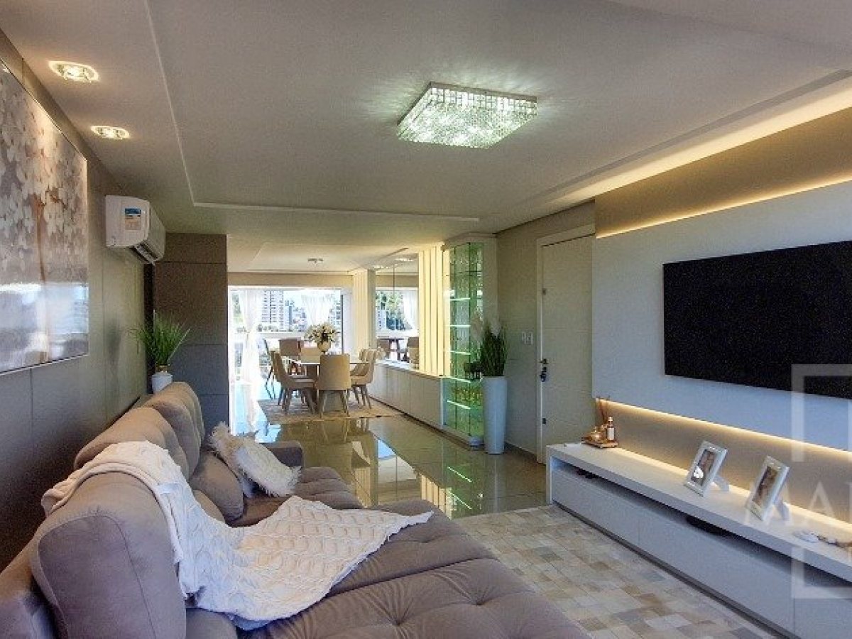 Apartamento com 133m², 3 dormitórios, Sim suíte, 2 vagas, no bairro Centro em Marau