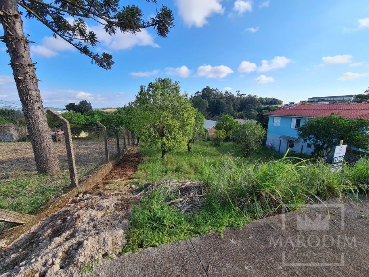 Terreno com 645m², Nao suíte, no bairro Loteamento Falquembach em Marau