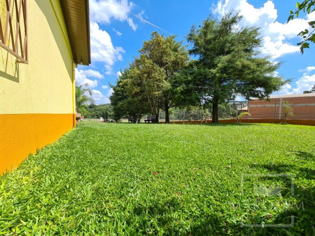 Casa com 300m², 3 dormitórios, Nao suíte, 3 vagas, no bairro Borges de Medeiros em Marau