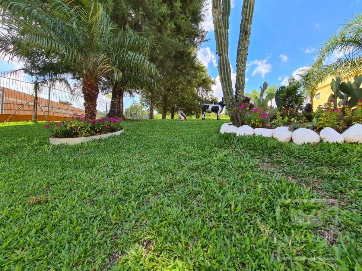 Casa com 300m², 3 dormitórios, Nao suíte, 3 vagas, no bairro Borges de Medeiros em Marau