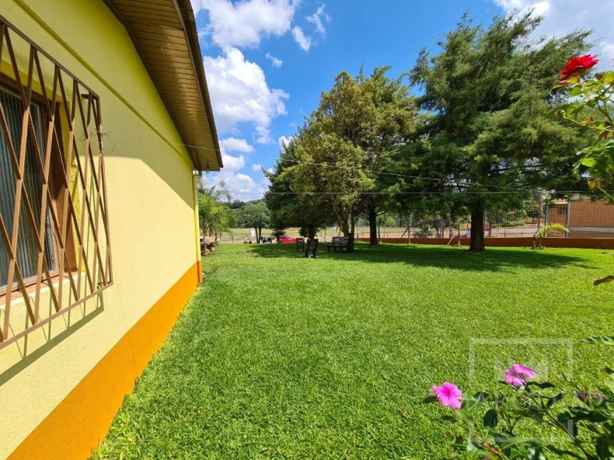 Casa com 300m², 3 dormitórios, Nao suíte, 3 vagas, no bairro Borges de Medeiros em Marau