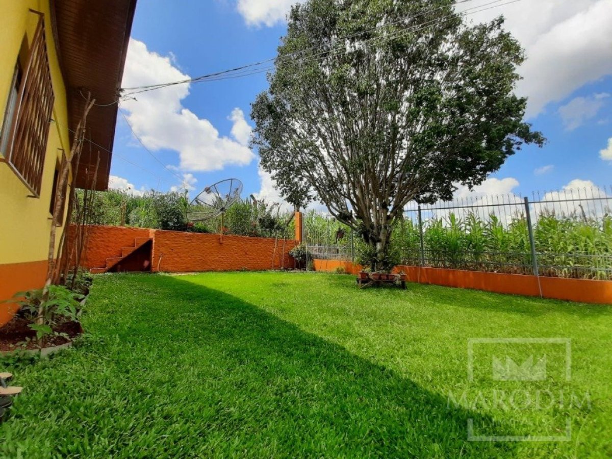 Casa com 300m², 3 dormitórios, Nao suíte, 3 vagas, no bairro Borges de Medeiros em Marau