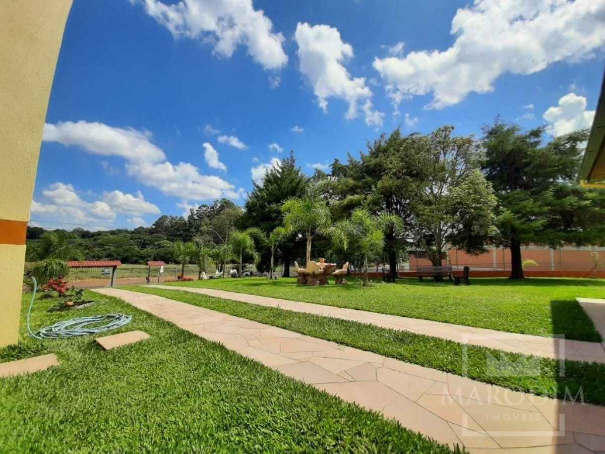 Casa com 300m², 3 dormitórios, Nao suíte, 3 vagas, no bairro Borges de Medeiros em Marau