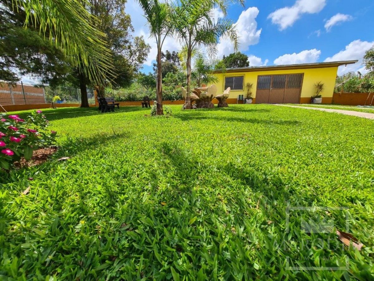 Casa com 300m², 3 dormitórios, Nao suíte, 3 vagas, no bairro Borges de Medeiros em Marau