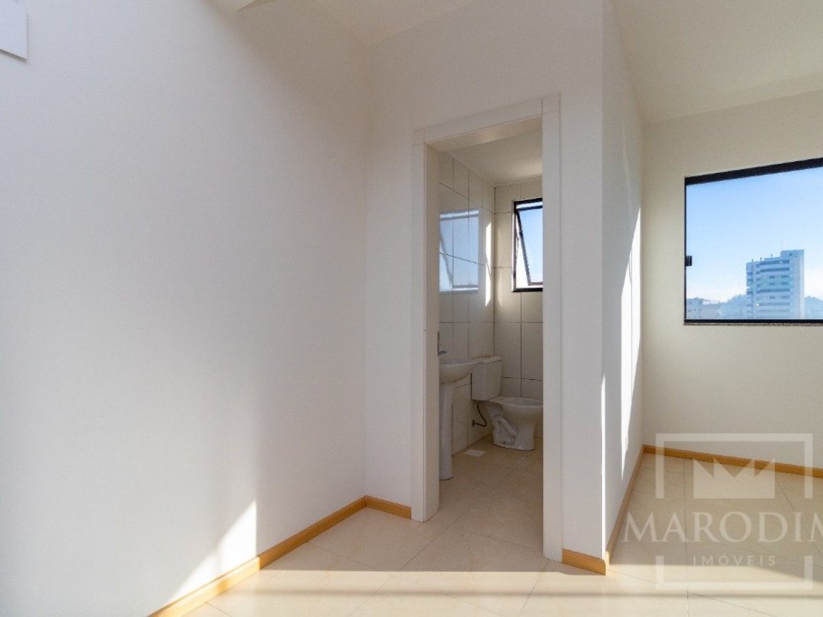 Salas/Conjuntos com 68m², Nao suíte, no bairro Centro em Marau