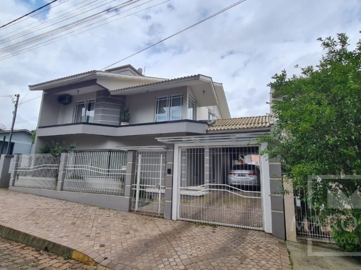 Casa com 270m², 3 dormitórios, Sim suíte, 2 vagas, no bairro Jardim  América em Marau