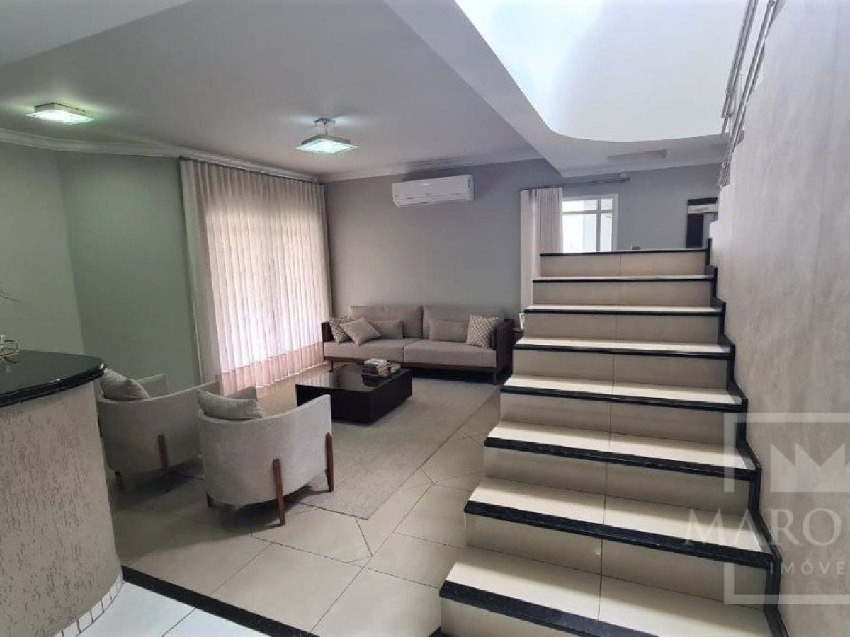 Casa com 270m², 3 dormitórios, Sim suíte, 2 vagas, no bairro Jardim  América em Marau