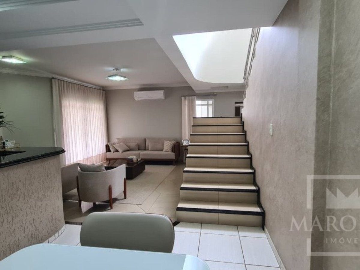 Casa com 270m², 3 dormitórios, Sim suíte, 2 vagas, no bairro Jardim  América em Marau