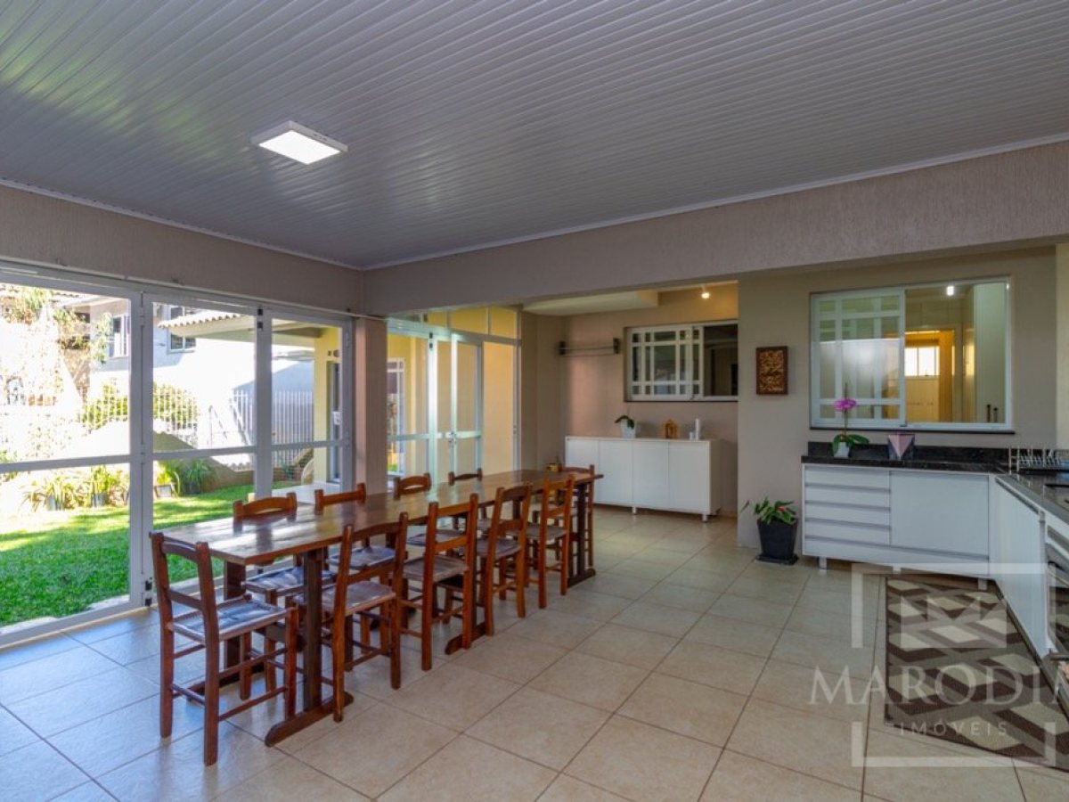 Casa com 270m², 3 dormitórios, Sim suíte, 2 vagas, no bairro Jardim  América em Marau