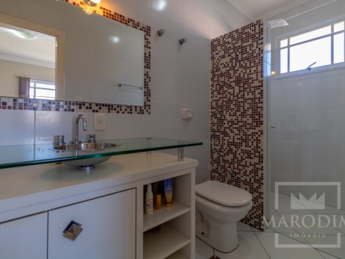 Casa com 270m², 3 dormitórios, Sim suíte, 2 vagas, no bairro Jardim  América em Marau