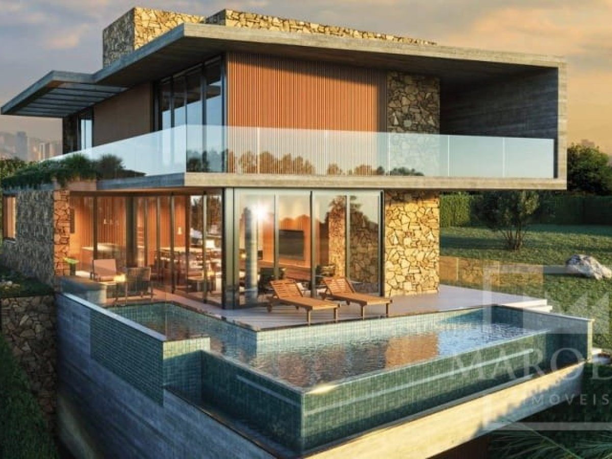 Casa com 610m², 4 dormitórios, Nao suíte, 4 vagas, no bairro Rodovia ERS 324 em Marau