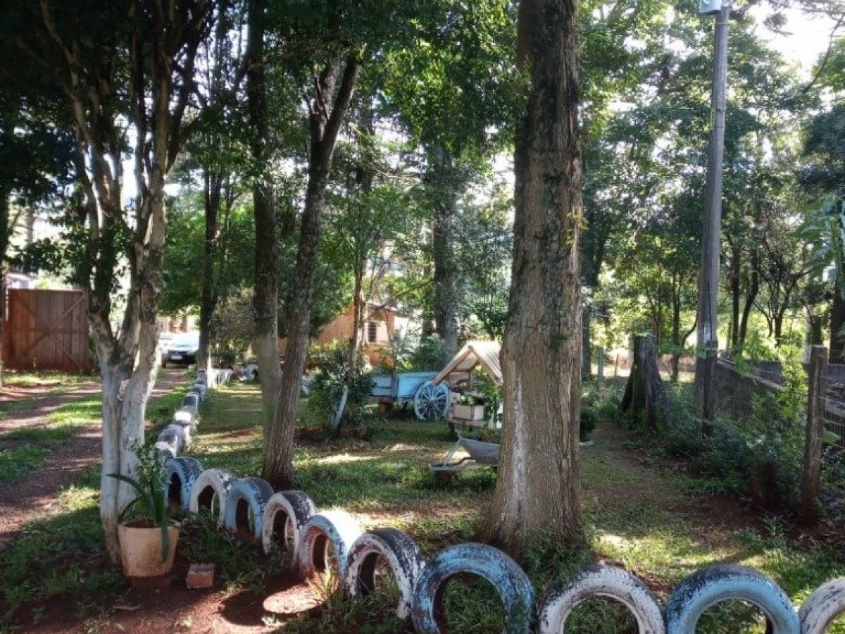 Sítio com 6050m², 3 dormitórios, Nao suíte, no bairro Interior em Marau