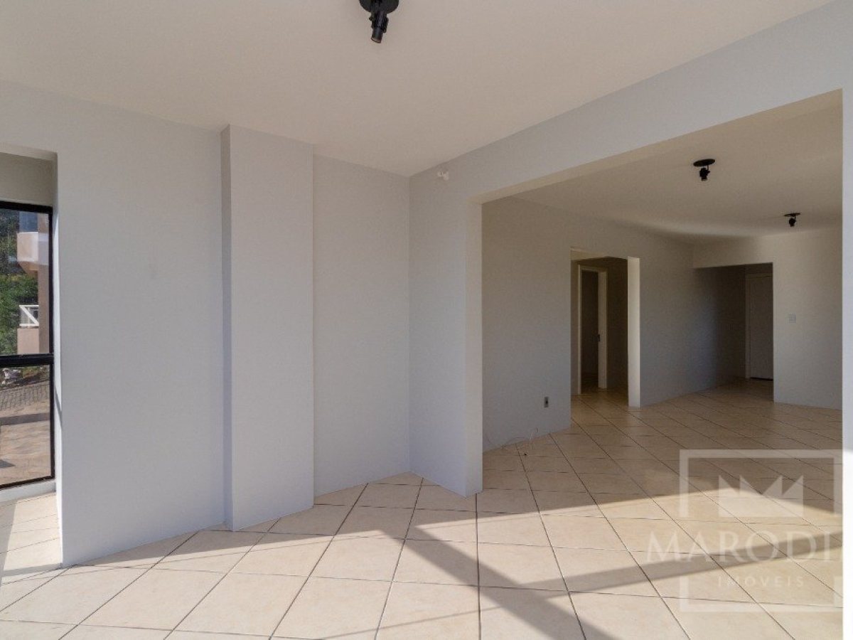 Apartamento com 111m², 3 dormitórios, Nao suíte, 1 vaga, no bairro Centro em Marau