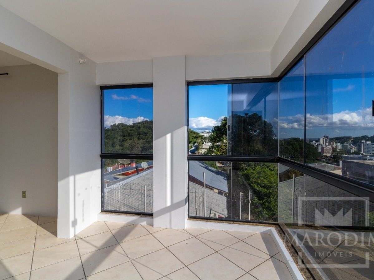 Apartamento com 111m², 3 dormitórios, Nao suíte, 1 vaga, no bairro Centro em Marau