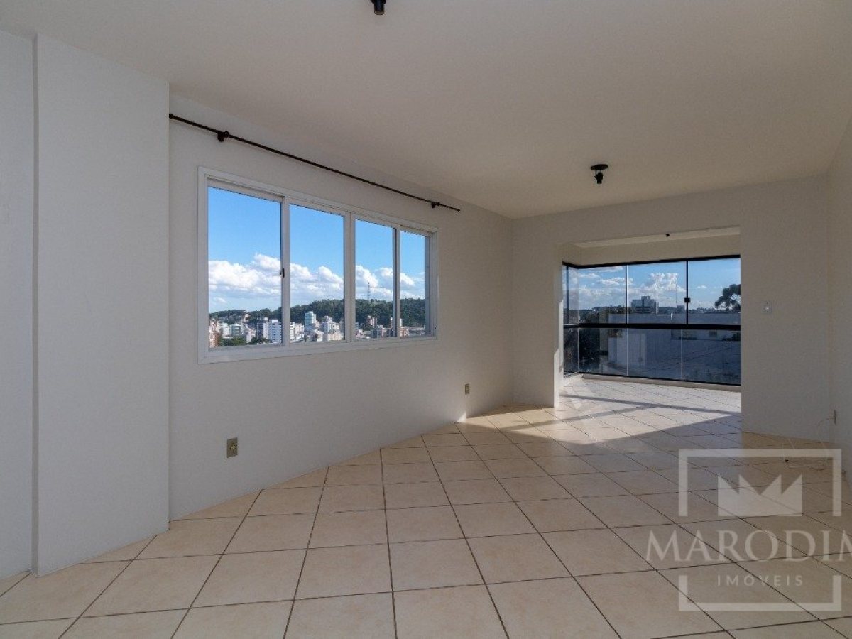 Apartamento com 111m², 3 dormitórios, Nao suíte, 1 vaga, no bairro Centro em Marau