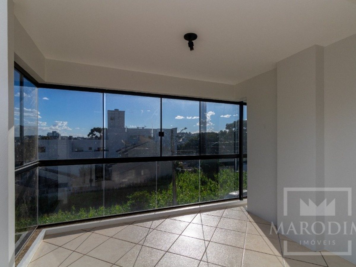 Apartamento com 111m², 3 dormitórios, Nao suíte, 1 vaga, no bairro Centro em Marau