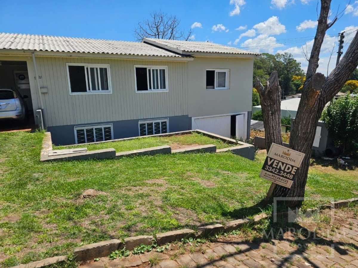 Casa com 210m², 6 dormitórios, Nao suíte, 2 vagas, no bairro Santa Lúcia em Marau