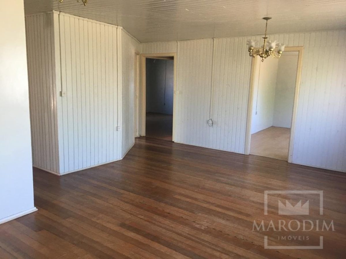 Casa com 210m², 6 dormitórios, Nao suíte, 2 vagas, no bairro Santa Lúcia em Marau