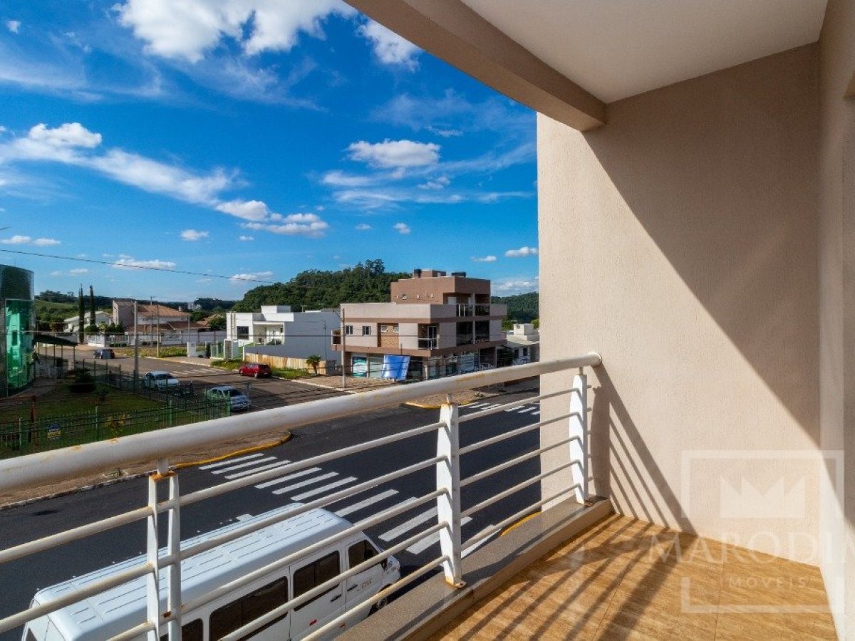 Cobertura com 540m², 3 dormitórios, Sim suíte, 4 vagas, no bairro Loteamento Girardi em Marau