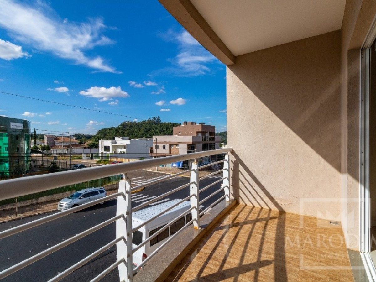 Cobertura com 540m², 3 dormitórios, Sim suíte, 4 vagas, no bairro Loteamento Girardi em Marau