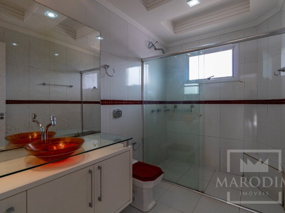 Cobertura com 540m², 3 dormitórios, Sim suíte, 4 vagas, no bairro Loteamento Girardi em Marau