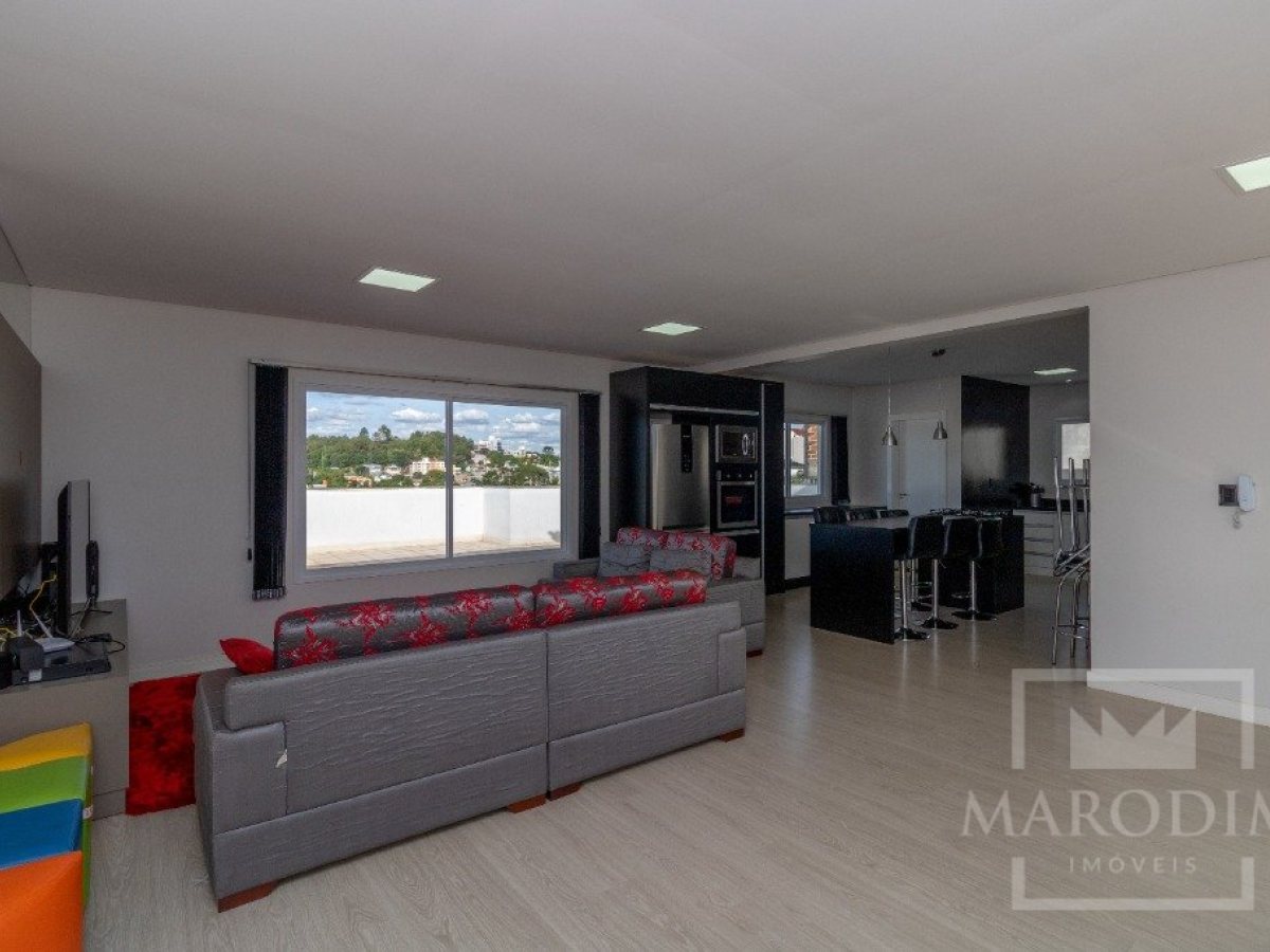 Cobertura com 540m², 3 dormitórios, Sim suíte, 4 vagas, no bairro Loteamento Girardi em Marau