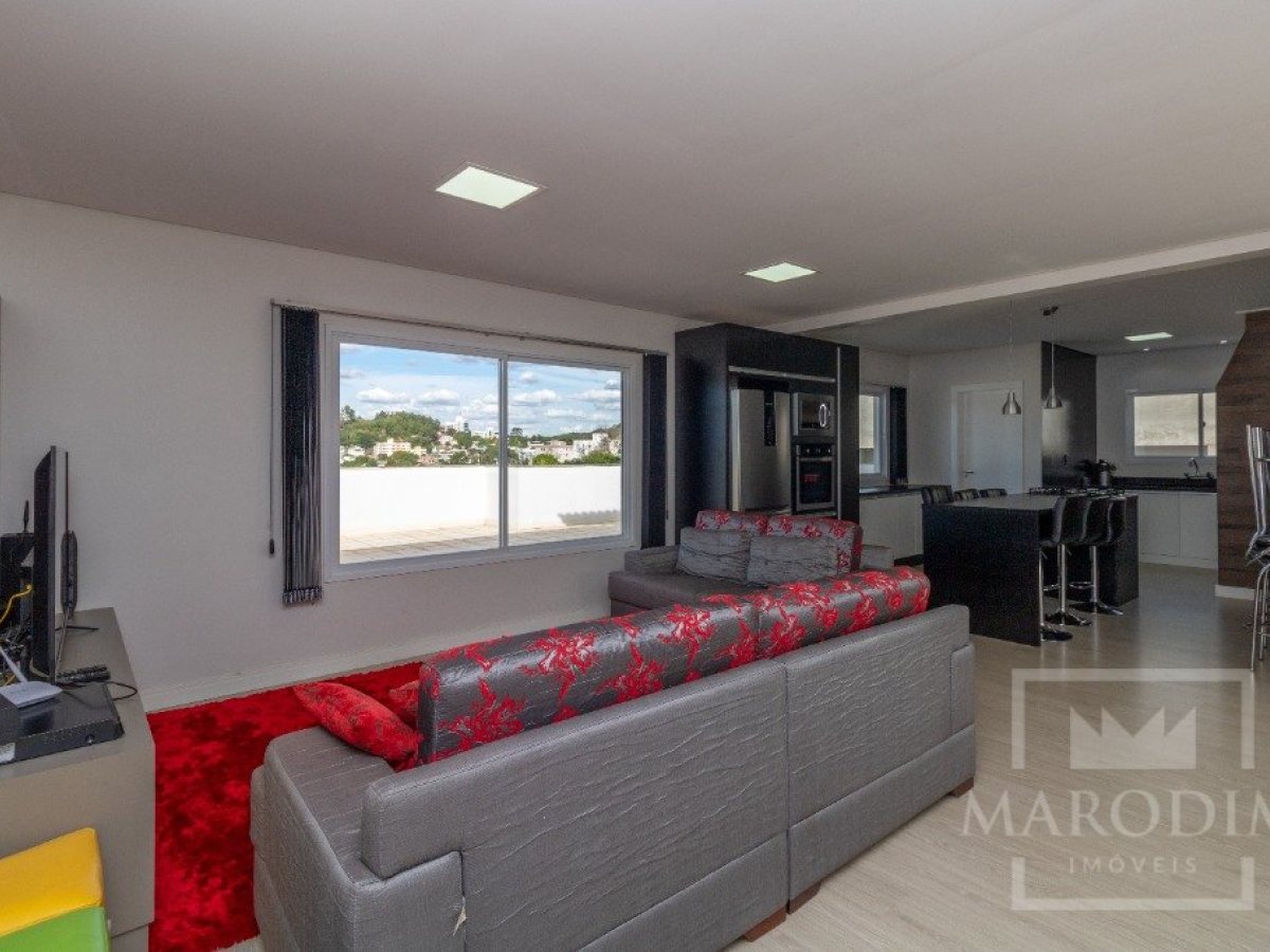 Cobertura com 540m², 3 dormitórios, Sim suíte, 4 vagas, no bairro Loteamento Girardi em Marau