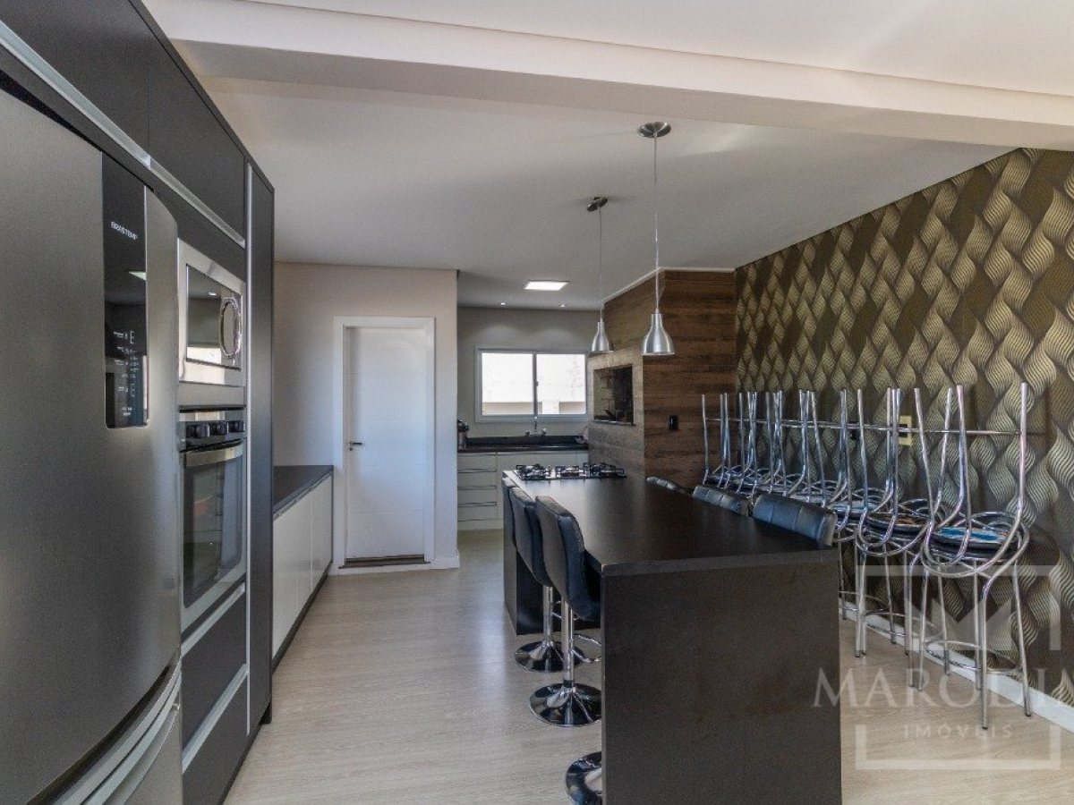 Cobertura com 540m², 3 dormitórios, Sim suíte, 4 vagas, no bairro Loteamento Girardi em Marau