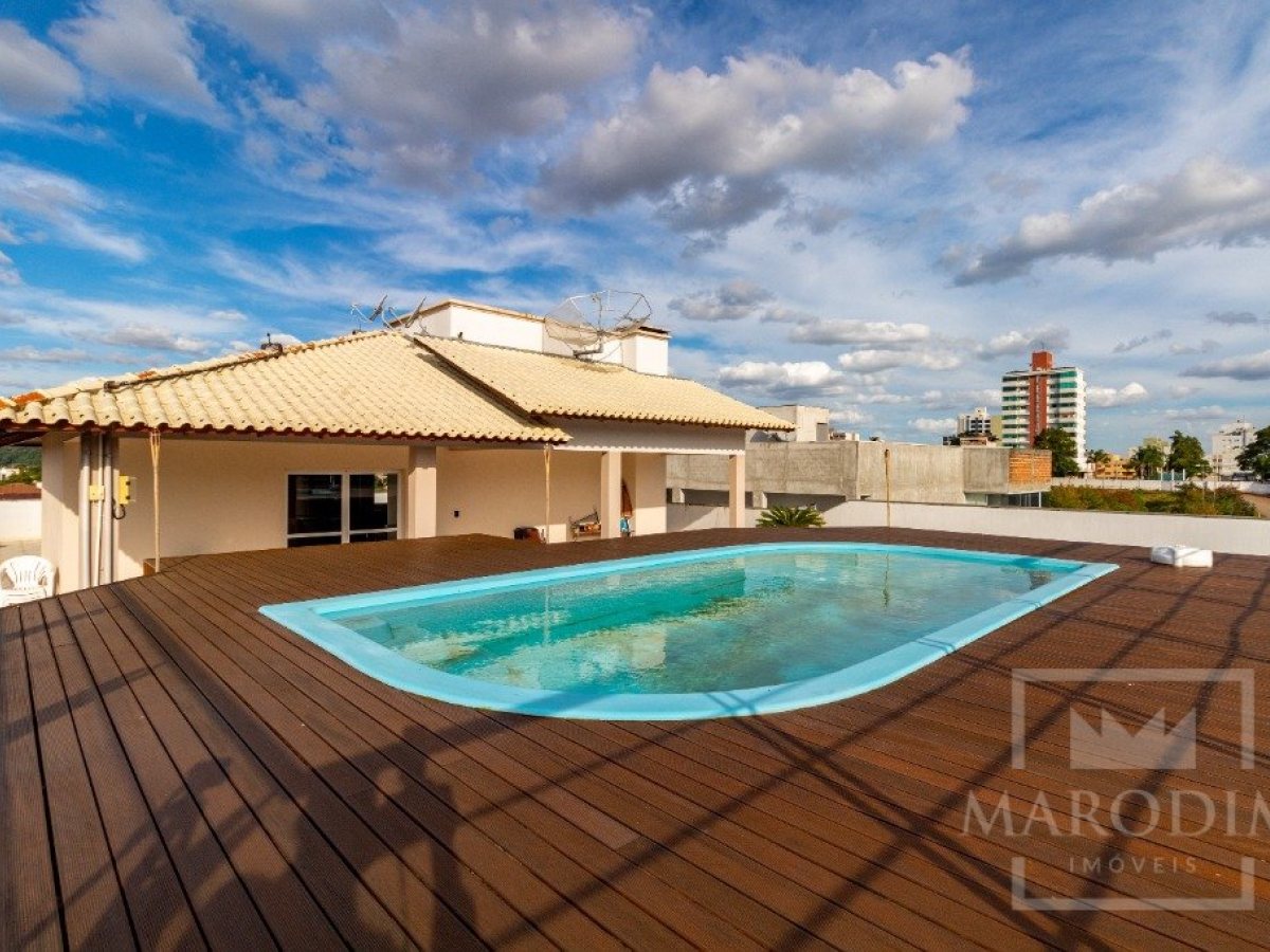 Cobertura com 540m², 3 dormitórios, Sim suíte, 4 vagas, no bairro Loteamento Girardi em Marau